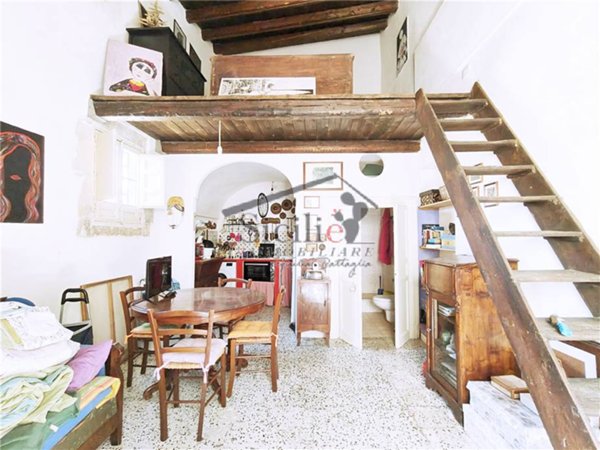 casa indipendente in vendita a Scicli