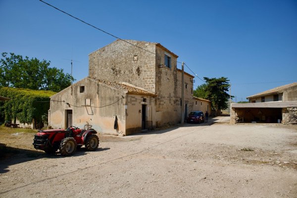 casa indipendente in vendita a Scicli