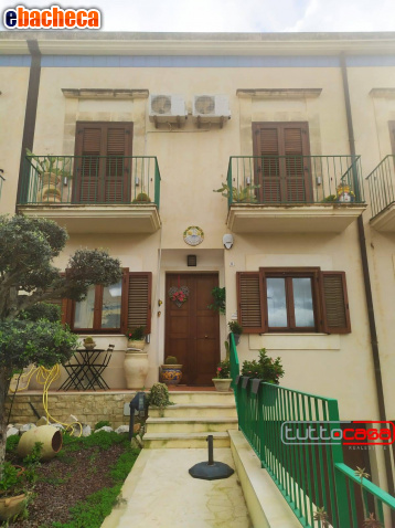 casa indipendente in vendita a Scicli