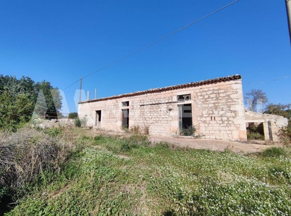 casa indipendente in vendita a Scicli