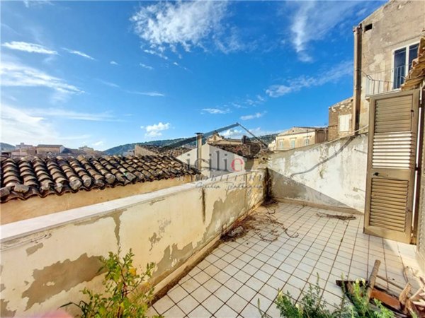 casa indipendente in vendita a Scicli