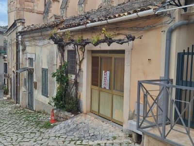 casa indipendente in vendita a Scicli