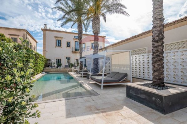 villa in vendita a Scicli in zona Donnalucata