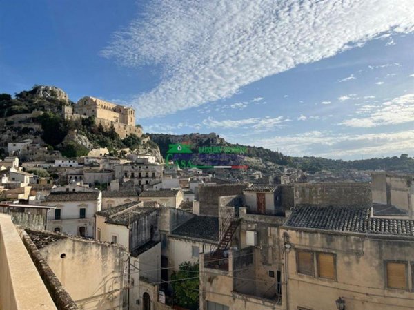 casa indipendente in vendita a Scicli