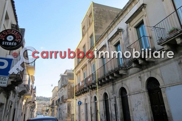 casa indipendente in vendita a Scicli