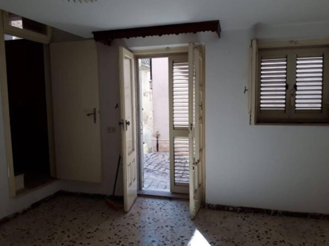 casa indipendente in vendita a Scicli