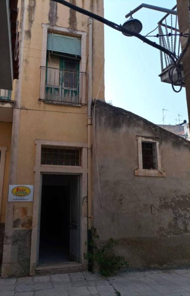 casa indipendente in vendita a Scicli