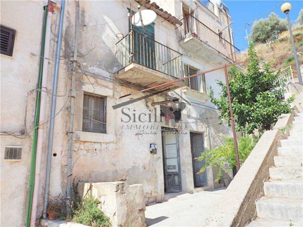 casa indipendente in vendita a Scicli