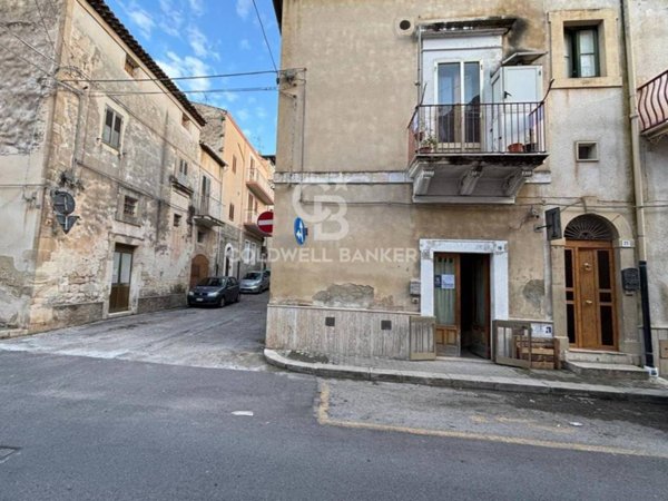 casa indipendente in vendita a Scicli