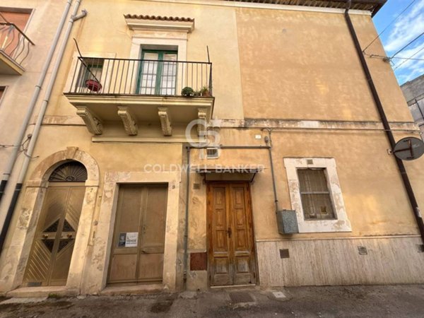 casa indipendente in vendita a Scicli