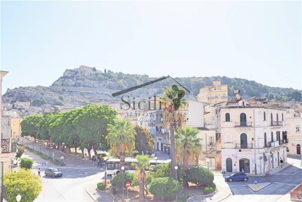 casa indipendente in vendita a Scicli