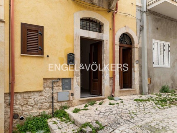 casa indipendente in vendita a Scicli in zona Donnalucata