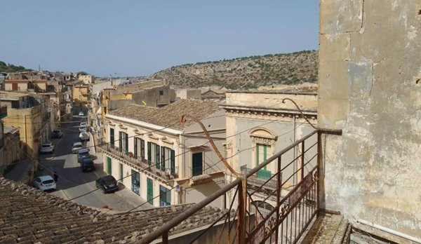 casa indipendente in vendita a Scicli