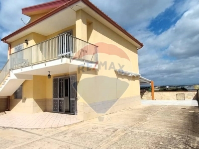 casa indipendente in vendita a Scicli