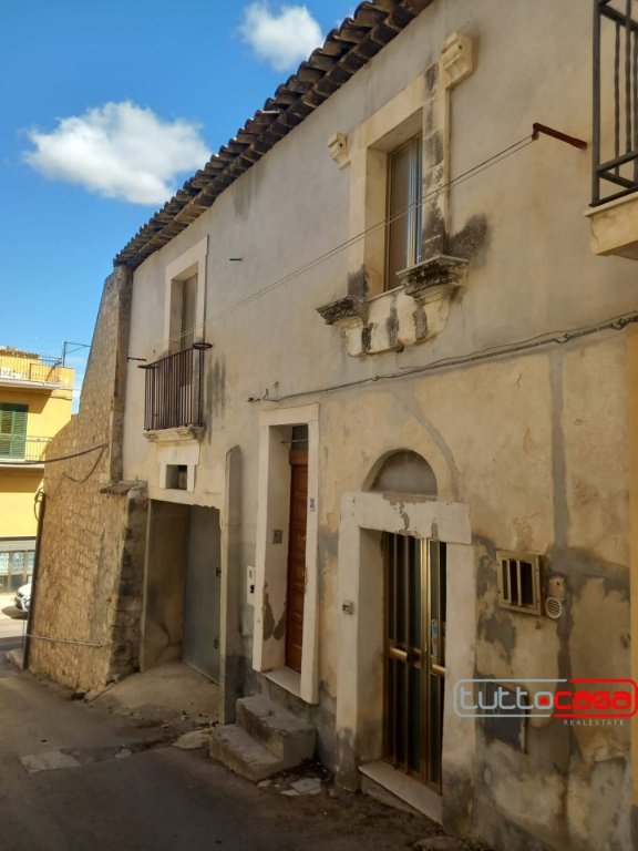 casa indipendente in vendita a Scicli