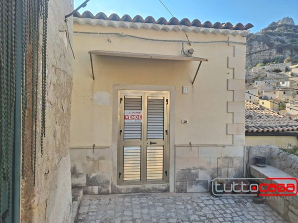 casa indipendente in vendita a Scicli