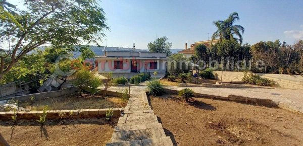 casa indipendente in vendita a Scicli in zona Cava d'Aliga