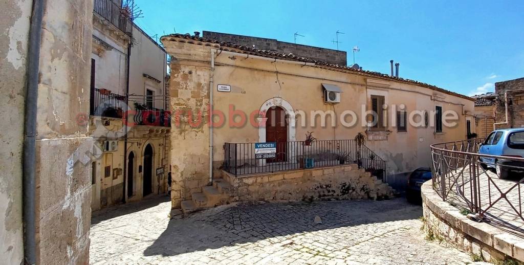 casa indipendente in vendita a Scicli in zona Donnalucata