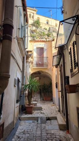 casa indipendente in vendita a Scicli