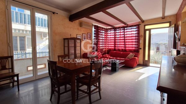 casa indipendente in vendita a Scicli