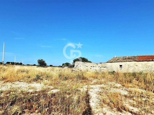 casa indipendente in vendita a Scicli