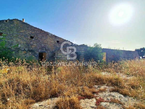 casa indipendente in vendita a Scicli