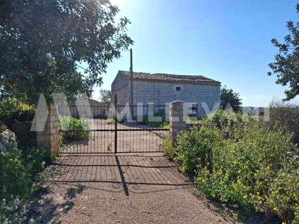 casa indipendente in vendita a Scicli