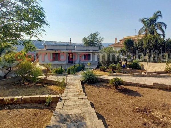 casa indipendente in vendita a Scicli in zona Cava d'Aliga