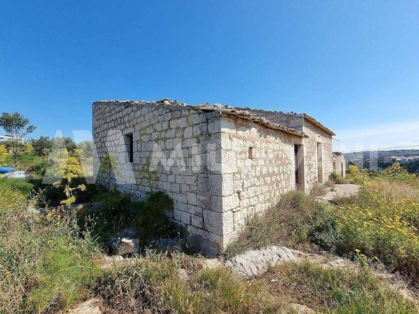 casa indipendente in vendita a Scicli in zona Donnalucata