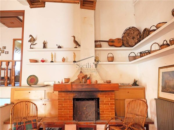 casa indipendente in vendita a Scicli