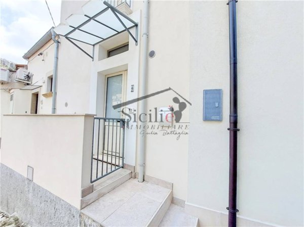 casa indipendente in vendita a Scicli