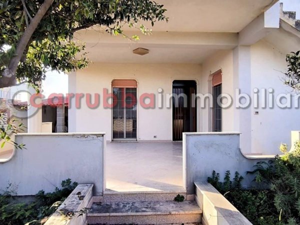 casa indipendente in vendita a Scicli in zona Donnalucata