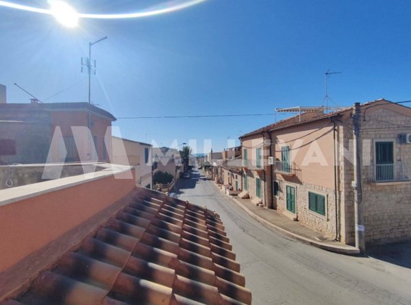 casa indipendente in vendita a Scicli in zona Sampieri