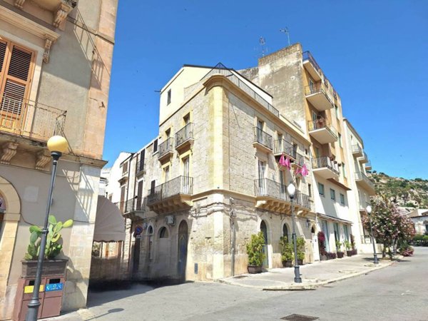 casa indipendente in vendita a Scicli