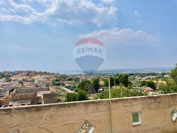 casa indipendente in vendita a Scicli in zona Cava d'Aliga