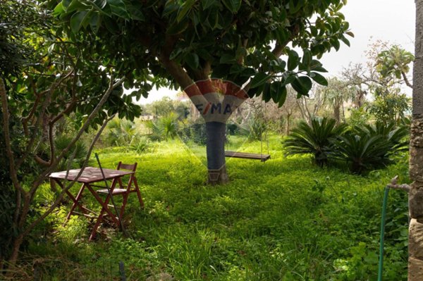 casa indipendente in vendita a Scicli in zona Sampieri