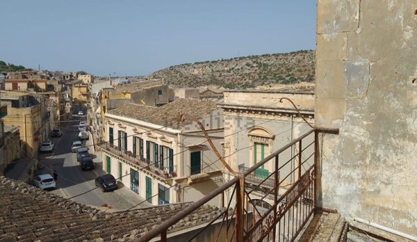 casa indipendente in vendita a Scicli