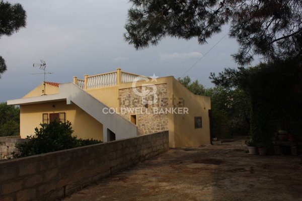 casa indipendente in vendita a Scicli