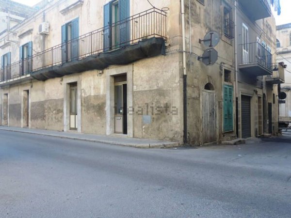 locale commerciale in vendita a Scicli