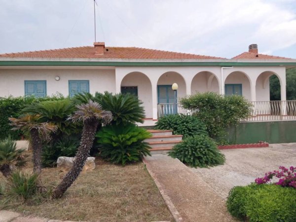 casa indipendente in vendita a Scicli