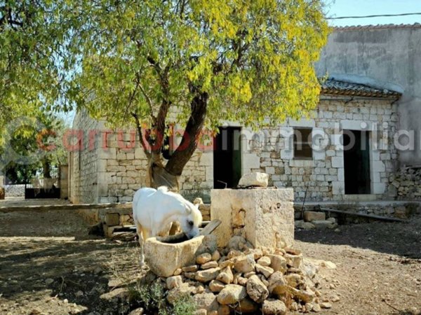 casa indipendente in vendita a Scicli in zona Sampieri
