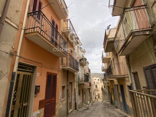 casa indipendente in vendita a Scicli