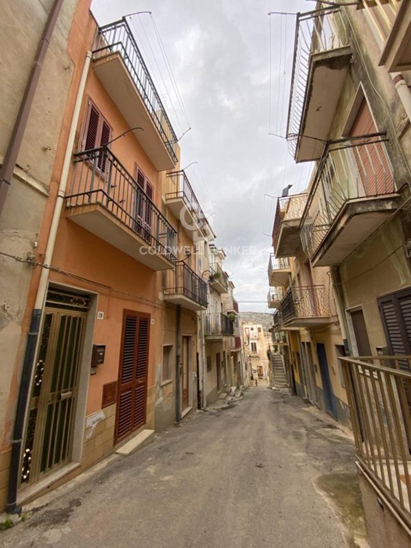 casa indipendente in vendita a Scicli