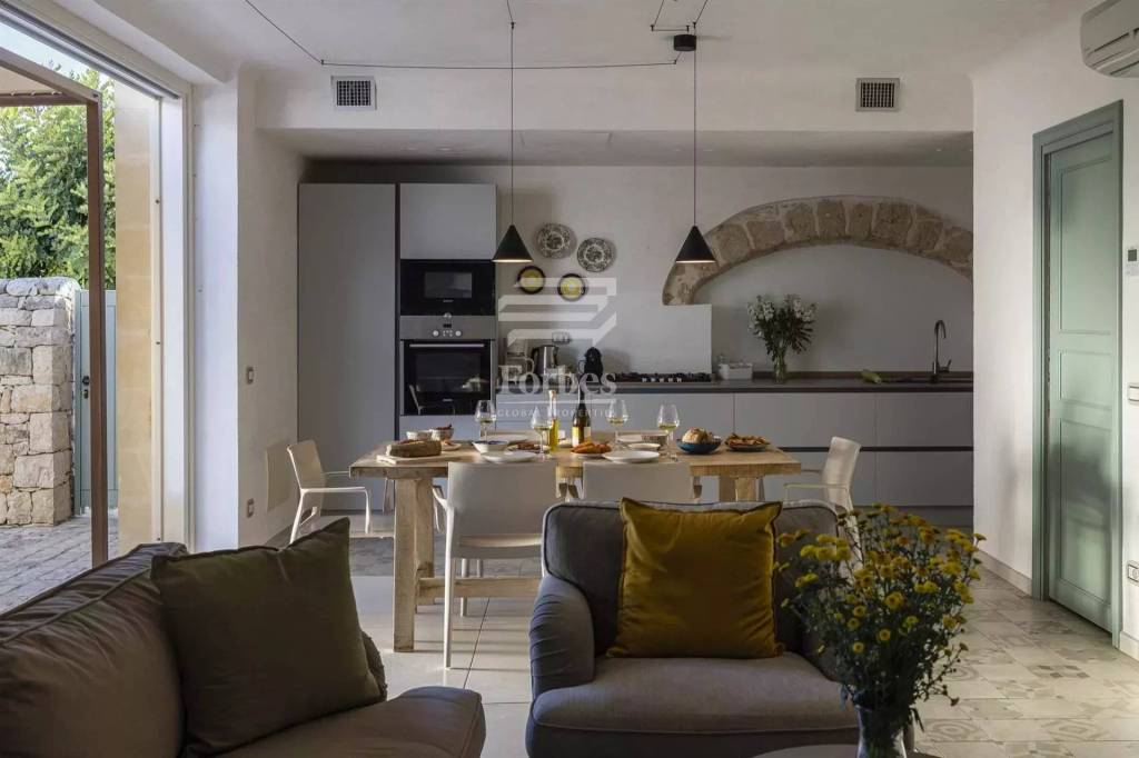 casa indipendente in vendita a Scicli