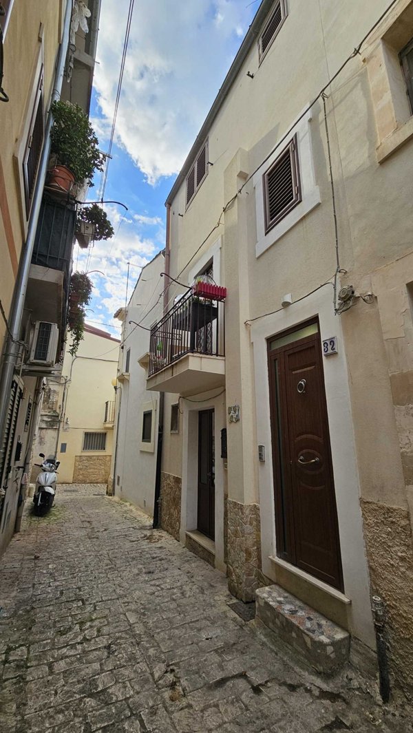 casa indipendente in vendita a Scicli