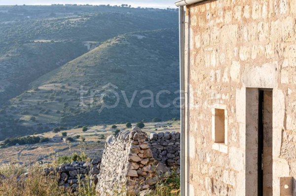 casa indipendente in vendita a Scicli