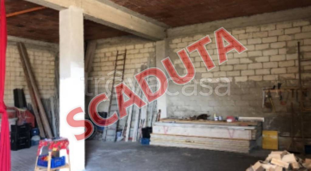 locale di sgombero in vendita a Scicli