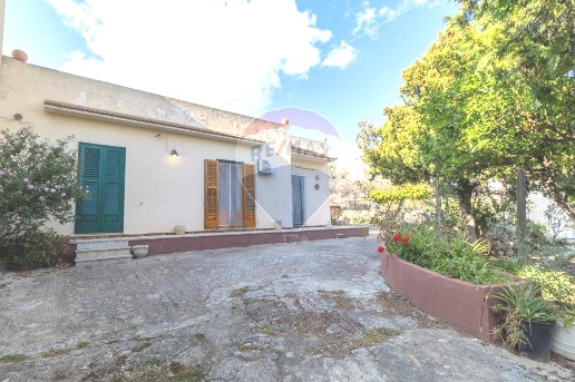 casa indipendente in vendita a Scicli in zona Donnalucata