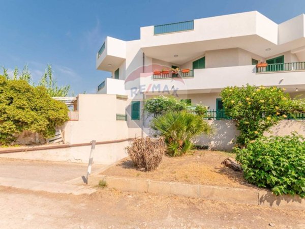 casa indipendente in vendita a Scicli