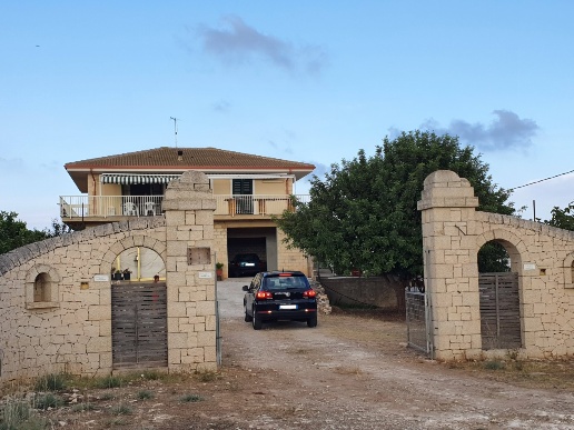 casa indipendente in vendita a Scicli in zona Sampieri